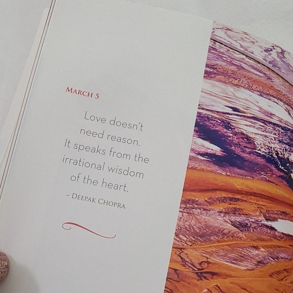 Daily Love Book - Picture 9 of 12